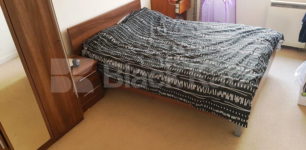 			NEW INSTRUCTION (Includes water rates and gated parking space), 2 Bedroom, 1 bath, 1 reception Apartment			 Old Bellgate Place, Isle of Dogs